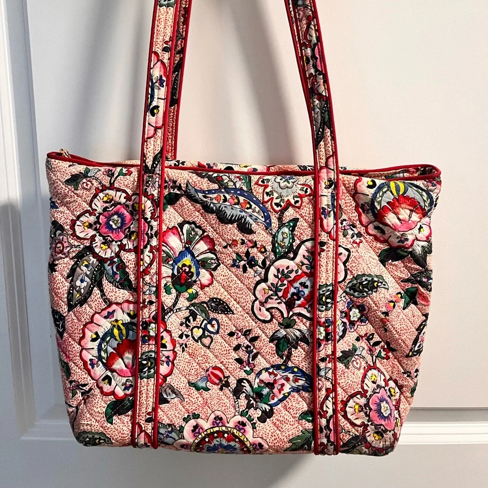 VERA BRADLEY Tote Purse - Picture 3 of 16
